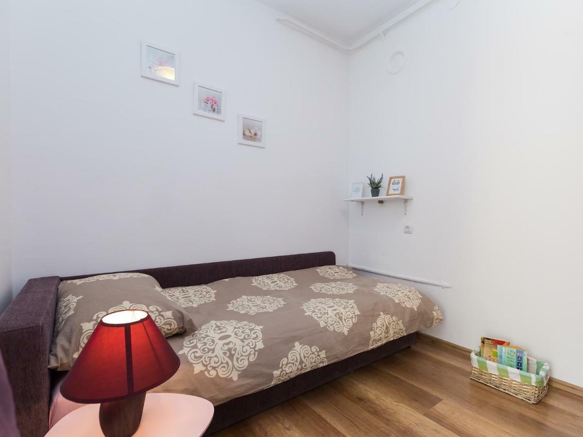 Apartment Lory'S Place Pula Exterior photo